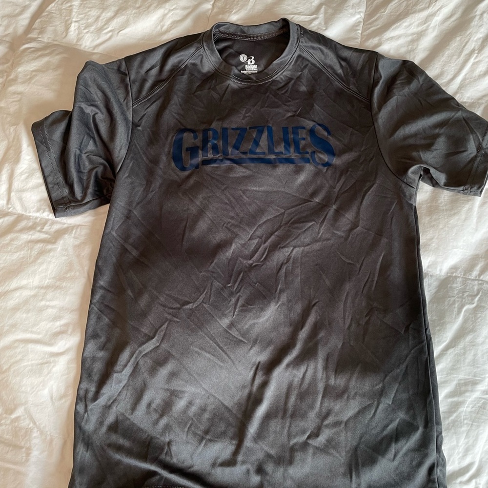 Badger Grizzlies short sleeve shirt EUC